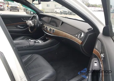 2015 Mercedes-Benz S 550 z USA, uszkodzony, nr VIN WDDUG8CB5FA199211